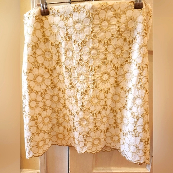 LOFT Dresses & Skirts - Loft Gold and White Lace Overlay Skirt Size 12